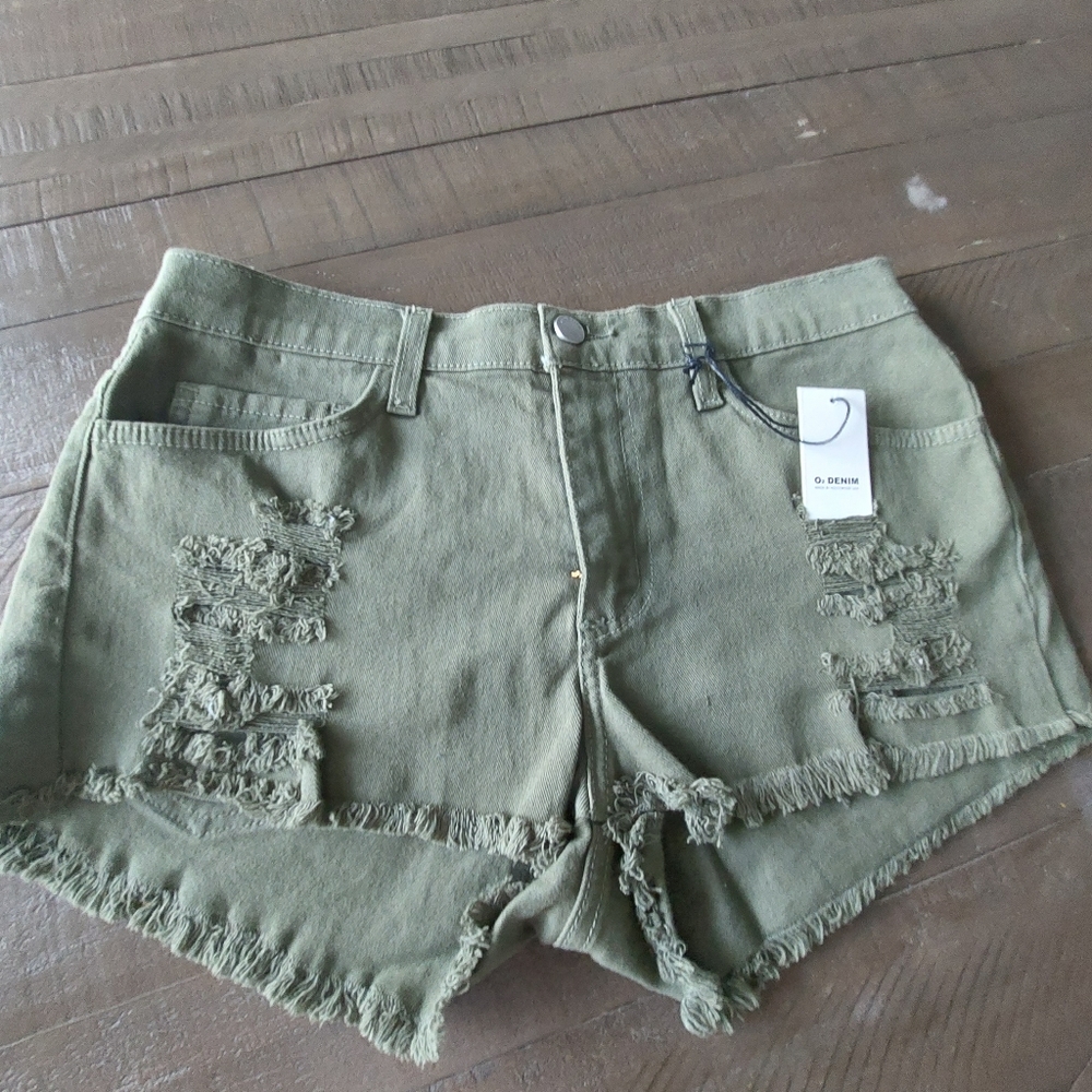 O2 DENIM shorts brand new size L